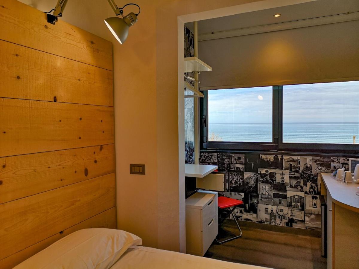 Hotel Perla - The Storyhoteller Riccione Eksteriør billede
