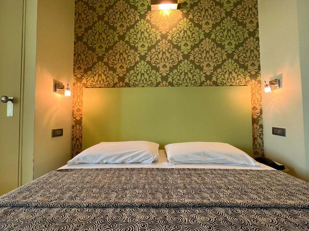 Hotel Perla - The Storyhoteller Riccione Eksteriør billede