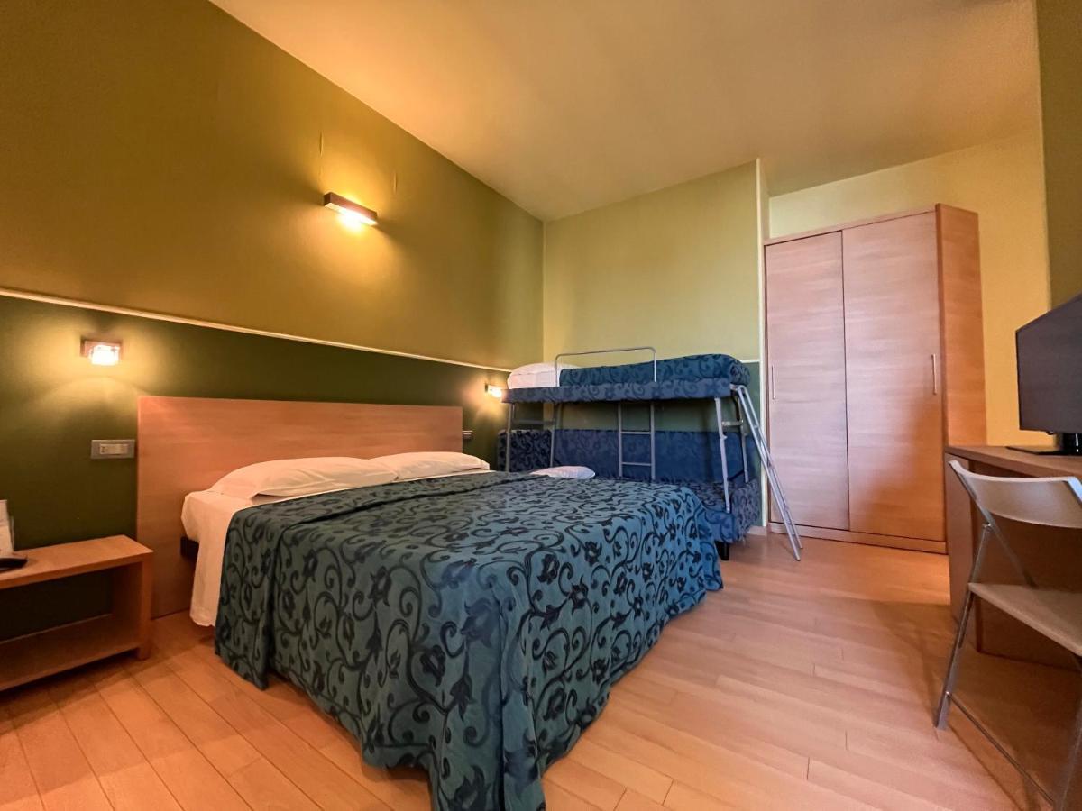 Hotel Perla - The Storyhoteller Riccione Eksteriør billede